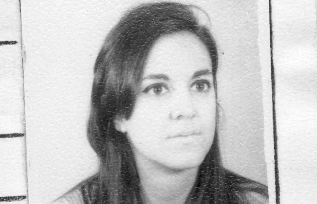 Foto de Susana Beatriz Bertolo desaparecidx durante la Dictadura civico militar eclesial en la ECI UNC.